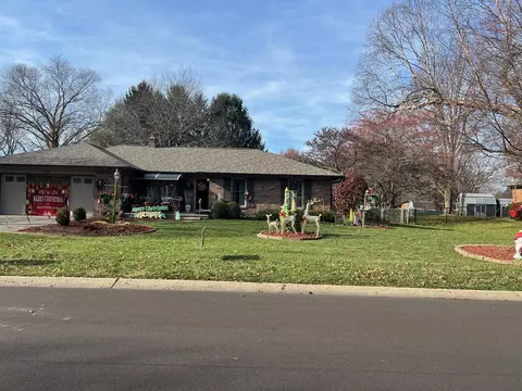 574 Moccosin Rd, Greenwood, IN 46143