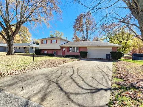 811 Tulip Ln, Connersville, IN 47331