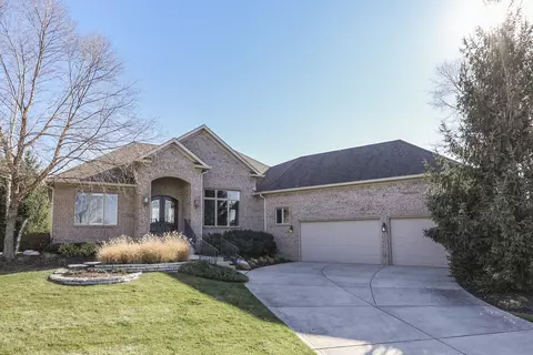 4853 Benthaven Dr E, Bargersville, IN 46106