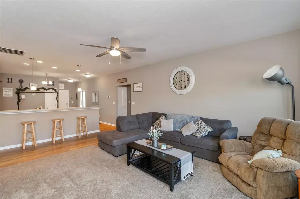  2364 Longleaf Ln, Greenfield, IN 46140 photo 8
