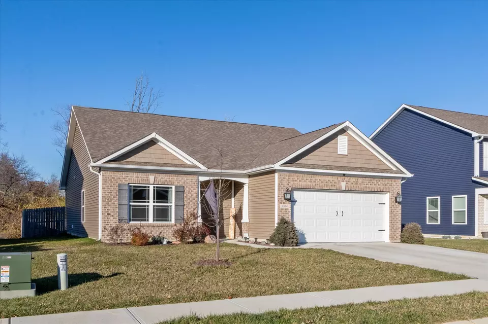  2364 Longleaf Ln, Greenfield, IN 46140 photo 2