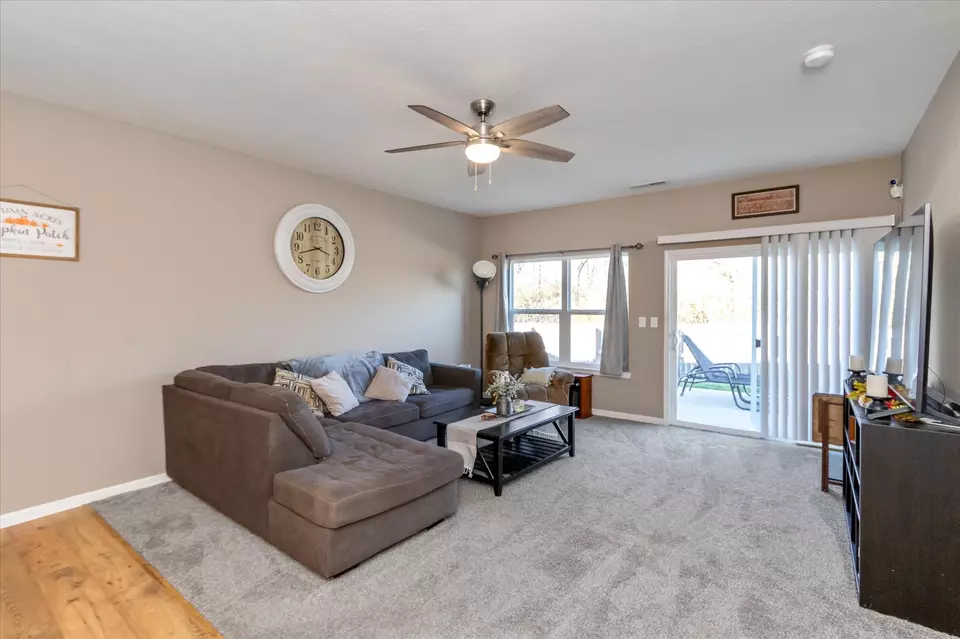  2364 Longleaf Ln, Greenfield, IN 46140 photo 9