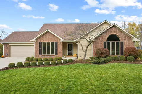 10306 Forest Creek Dr, Indianapolis, IN 46239