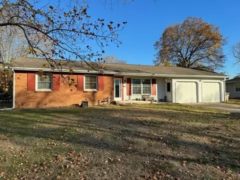 2711 Poplar Dr, Columbus, IN 47203