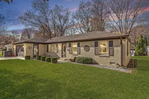 643 Geeting Dr, Anderson, IN 46012