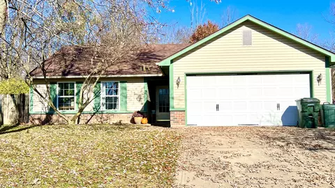 105 W New York St, Fortville, IN 46040
