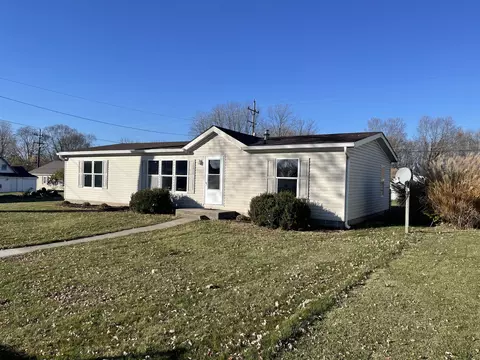 302 E Washington St, Roachdale, IN 46172