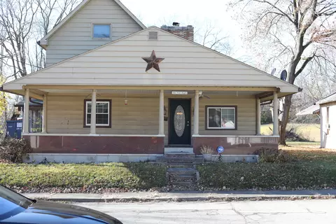 158 S 8th St, Middletown, IN 47356