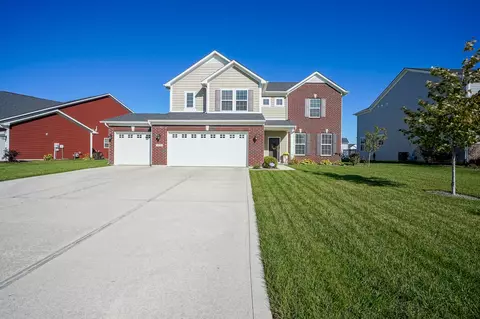 8178 Carnegie Ln, Zionsville, IN 46077