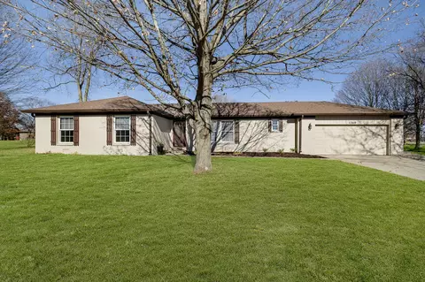 1260 Angela Ct, Plainfield, IN 46168