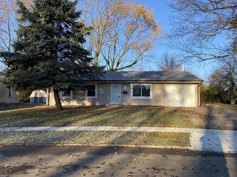 1910 Fairlane Dr, Lebanon, IN 46052