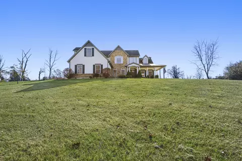 3803 Coyote Run Ln, Lawrenceburg, IN 47025