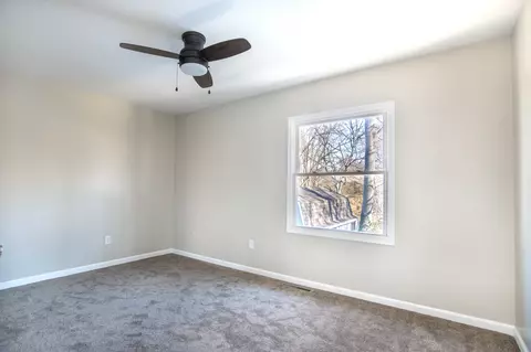 5241 Regency Dr, Columbus, IN 47203 photo 8