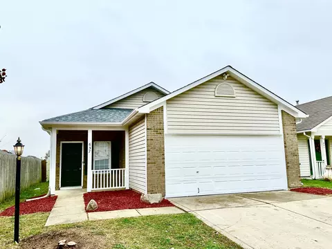 637 Blue Meadow Dr, Greenwood, IN 46143