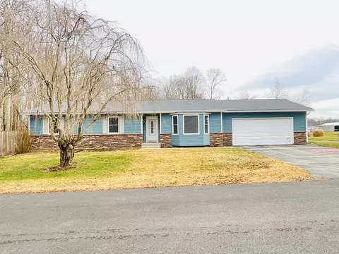 654 Orchard Heights Dr, Spencer, IN 47460