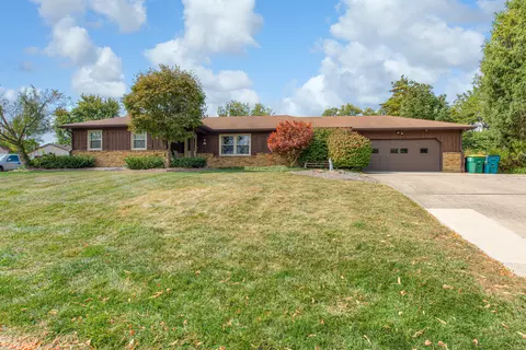 7674 Sheila Dr, Brownsburg, IN 46112