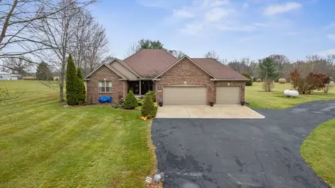 5890 Volunteer Ln, Martinsville, IN 46151