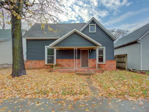 1105 S Noble St, Shelbyville, IN 46176