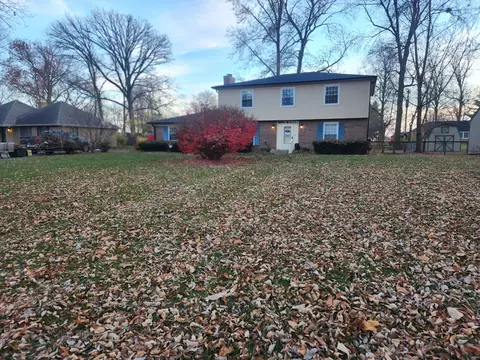 12129 Briarway Center Dr, Indianapolis, IN 46259
