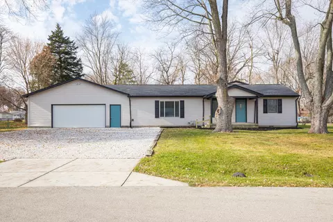 6 Michael Dr, Plainfield, IN 46168 photo 2