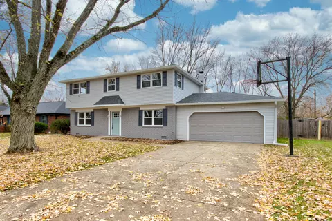 34 Robinwood Dr, Brownsburg, IN 46112