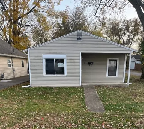 2161 Ohio Ave, Columbus, IN 47201