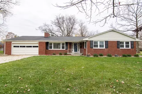 4004 Sycamore Dr, Columbus, IN 47203