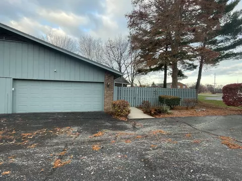 2425 Glenview Dr, Columbus, IN 47203 photo 25