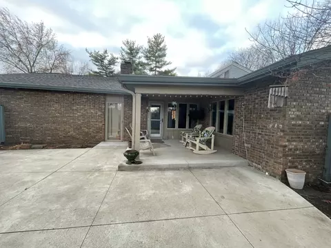 2425 Glenview Dr, Columbus, IN 47203 photo 24