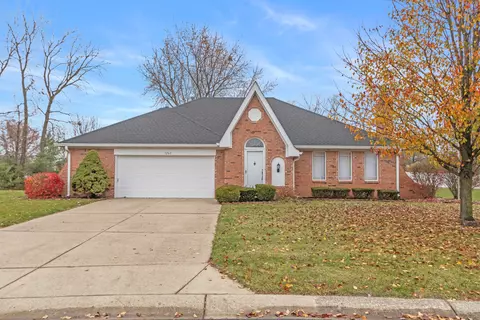 1263 Holiday Ln E, Brownsburg, IN 46112