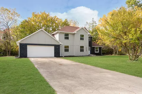 2034 Valley Brook Dr, Cumberland, IN 46229
