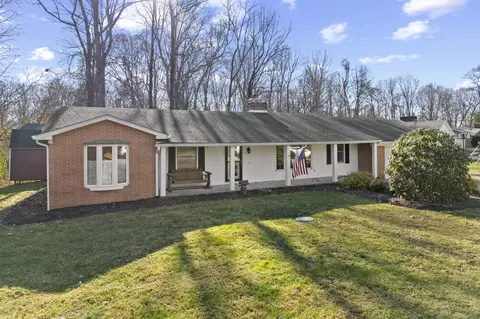1765 E Woodcrest Dr S, Martinsville, IN 46151