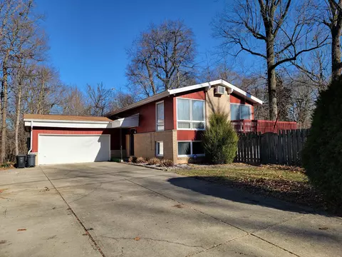 1762 Woodcrest North Dr E, Martinsville, IN 46151