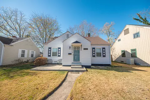 2230 Newton St, Columbus, IN 47201