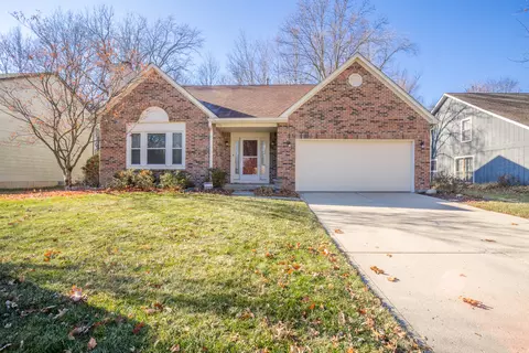 8242 Ontario Ln, Indianapolis, IN 46268