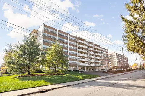 25 E 40th St #2B, Indianapolis, IN 46205