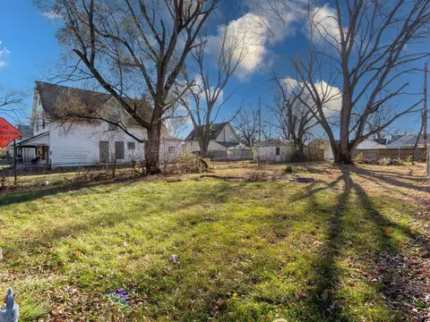 915 Eugene St, Indianapolis, IN 46208
