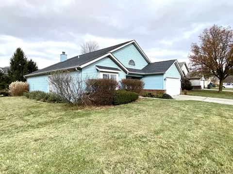 1970 Winfield Park Dr, Greenfield, IN 46140