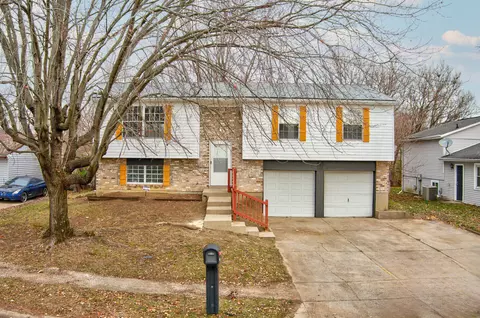 9426 English Oak Dr, Indianapolis, IN 46235