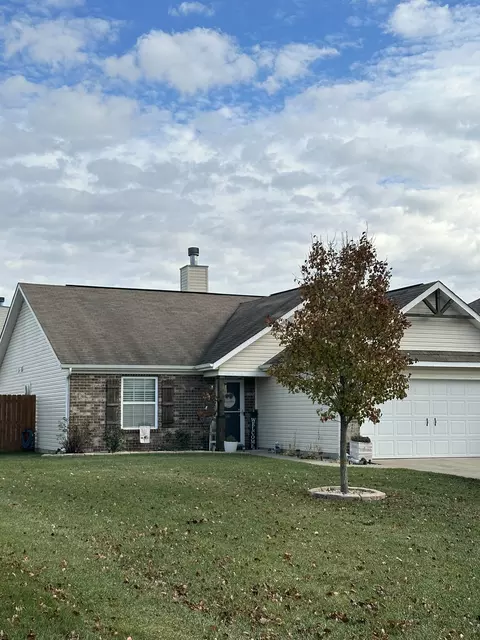623 Melrose Ct, Greenfield, IN 46140