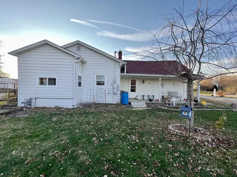 23 W Lincoln St, Knightstown, IN 46148