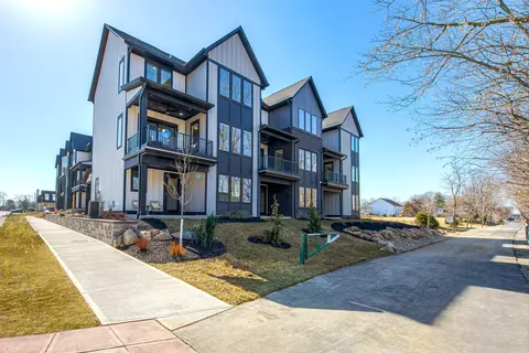 204 Midland Trace Loop, Westfield, IN 46074