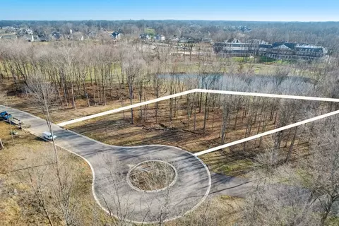 10405 Somerford Rdg, Zionsville, IN 46077