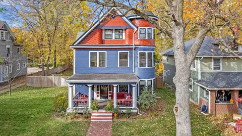 906 Woodruff Pl Middle Dr, Indianapolis, IN 46201