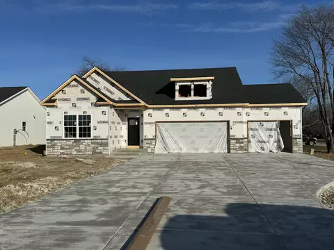 116 E Oak St, Roachdale, IN 46172