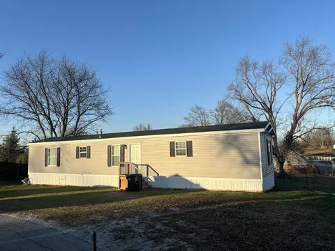 1130 W Michelle Way, Rushville, IN 46173