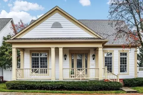 8141 Penn Pl, Indianapolis, IN 46250