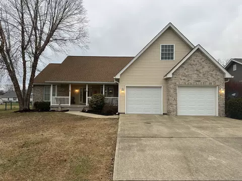 1043 Matthews St, Clinton, IN 47842