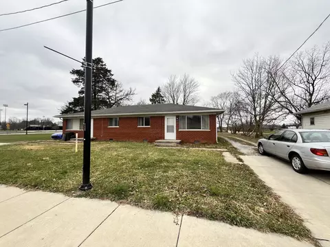 122 128 S State Road 267, Avon, IN 46123