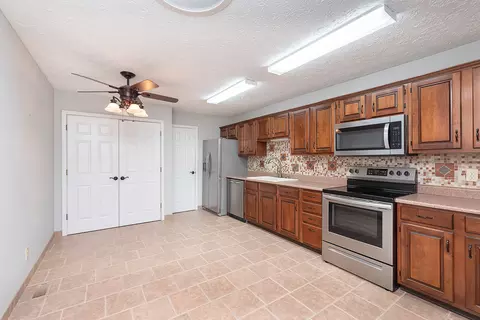 206 Andrews Boulevard East Dr, Plainfield, IN 46168 photo 9